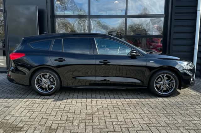 Ford Focus (2021) thumbnail 7