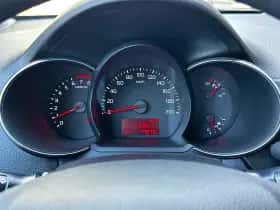 Kia Picanto (2017) thumbnail 14