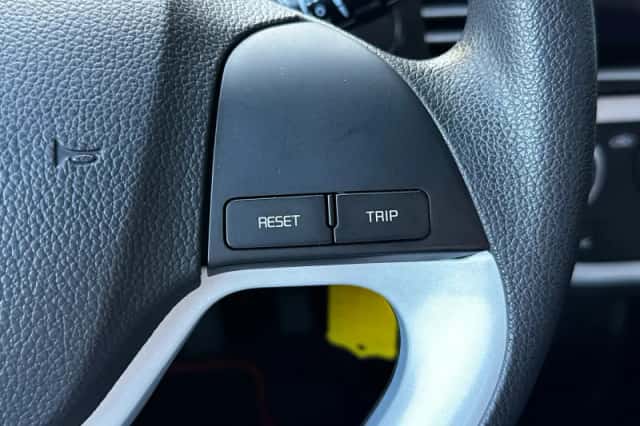 Kia Picanto (2017) thumbnail 16
