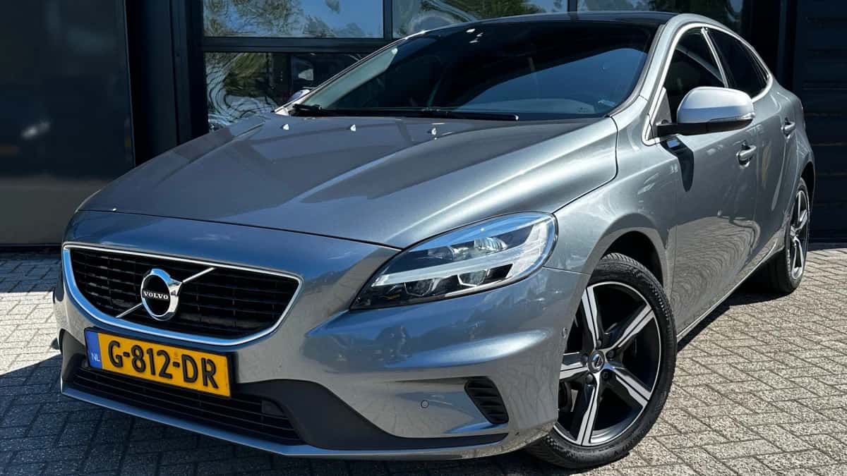 Volvo V40 (2019) — foto 1