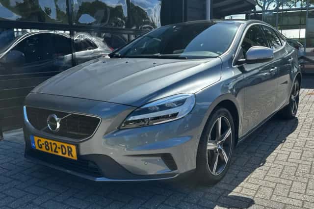 Volvo V40 (2019) thumbnail 2