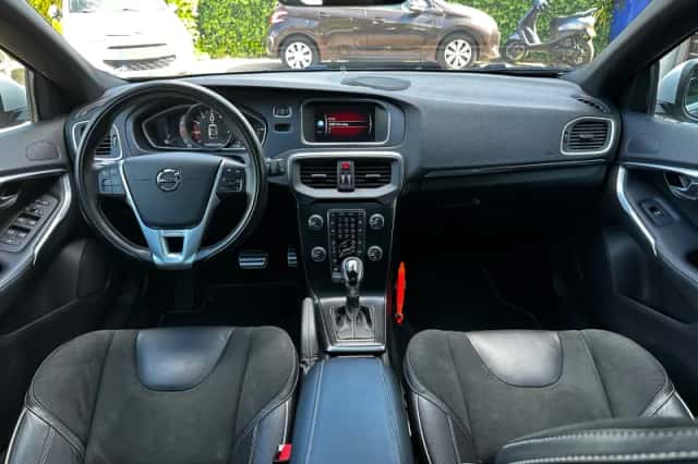 Volvo V40 (2019) thumbnail 17