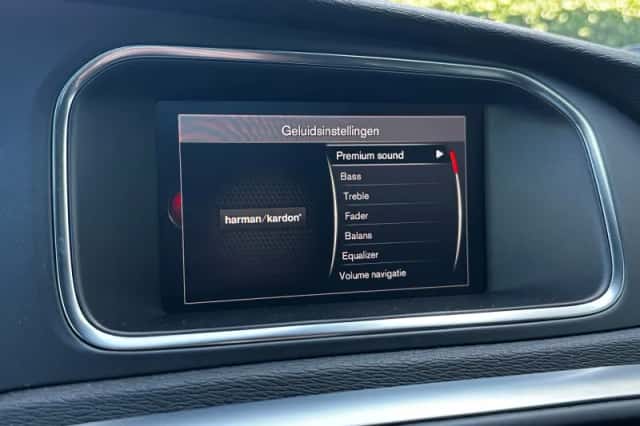 Volvo V40 (2019) thumbnail 24