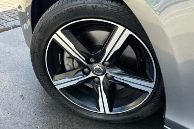 Volvo V40 (2019) thumbnail 36
