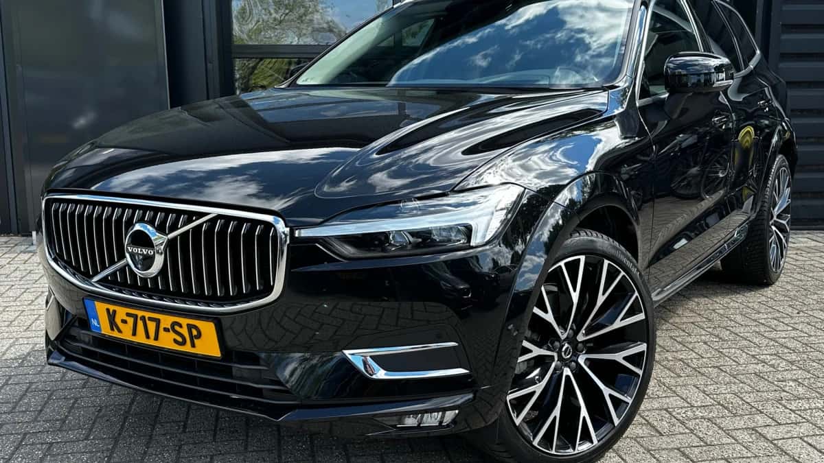 Volvo XC60 (2021) — foto 1