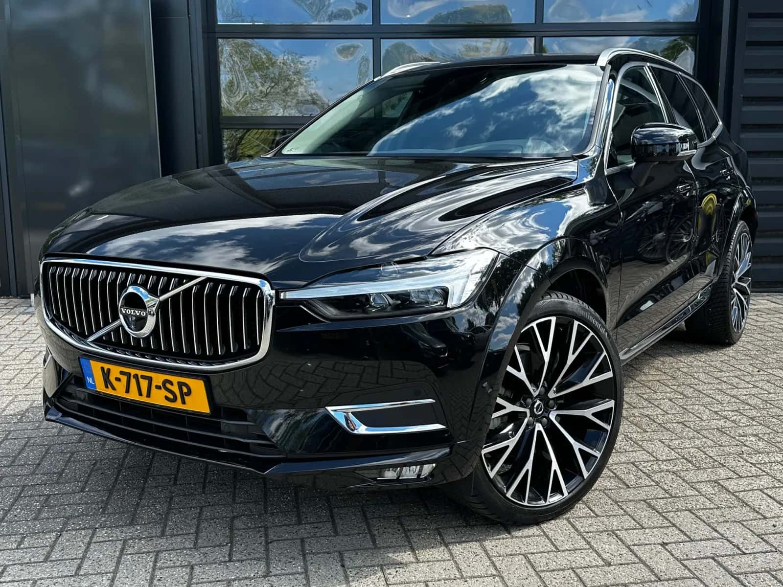 Volvo XC60 (2021) — foto 1