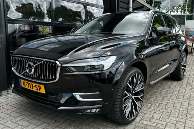 Volvo XC60 (2021) thumbnail 2