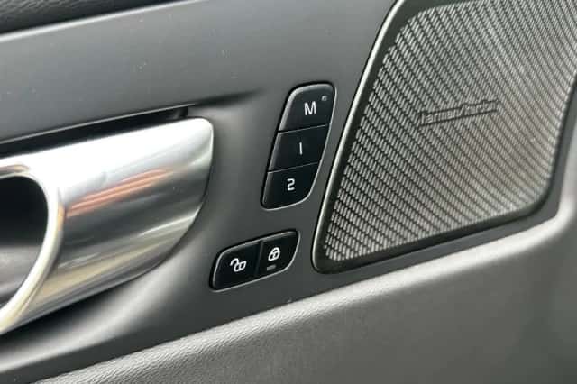 Volvo XC60 (2021) thumbnail 12