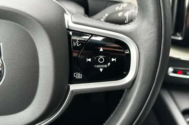 Volvo XC60 (2021) thumbnail 18
