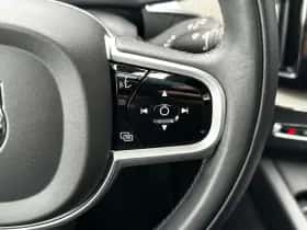 Volvo XC60 (2021) thumbnail 17