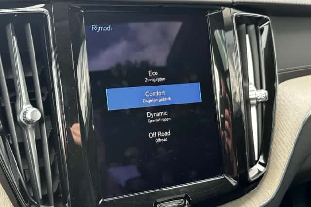 Volvo XC60 (2021) thumbnail 28