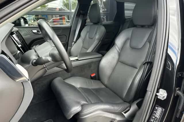 Volvo XC60 (2021) thumbnail 36