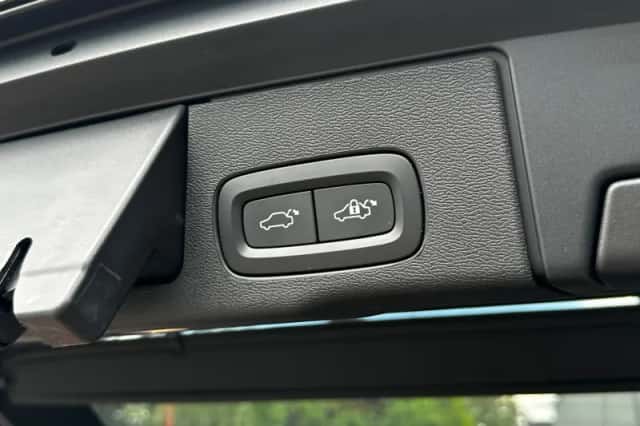 Volvo XC60 (2021) thumbnail 40