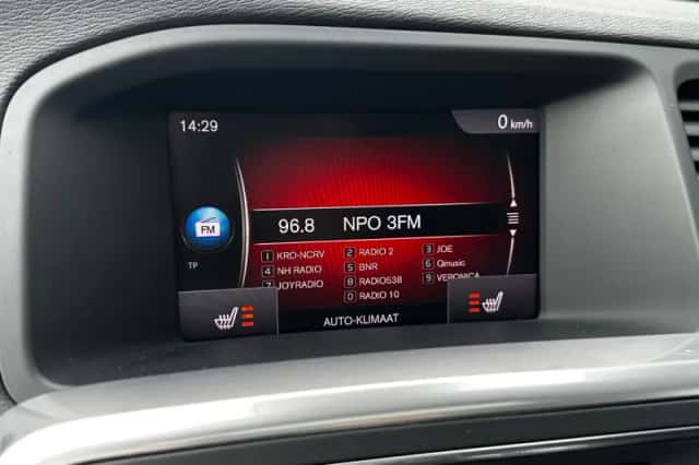 Volvo V60 (2018) thumbnail 25
