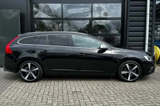 Volvo V60 (2018) thumbnail 7