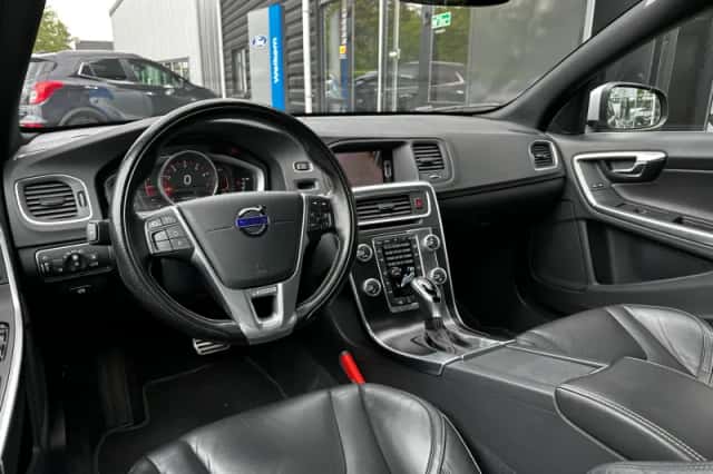 Volvo V60 (2018) thumbnail 10