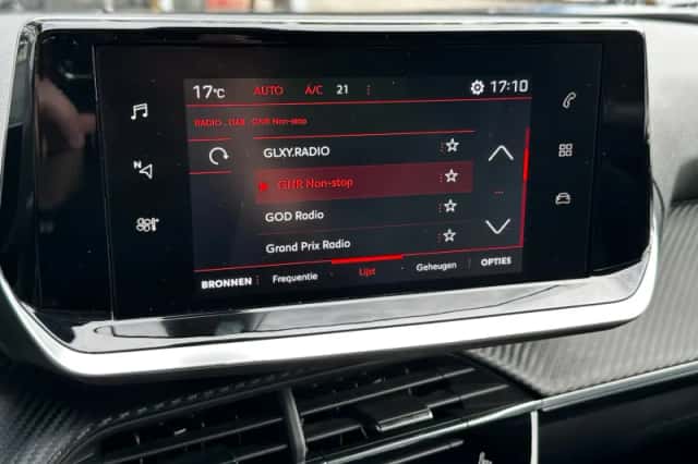 Peugeot 2008 (2022) thumbnail 18