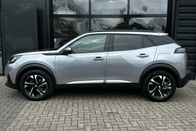 Peugeot 2008 (2022) thumbnail 3
