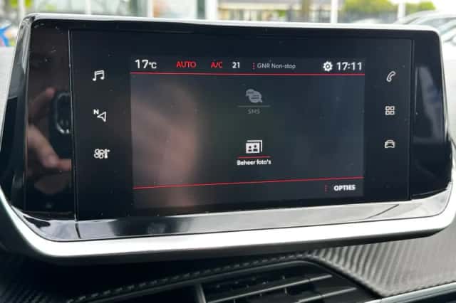 Peugeot 2008 (2022) thumbnail 21