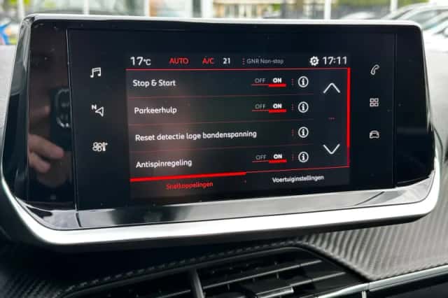 Peugeot 2008 (2022) thumbnail 22