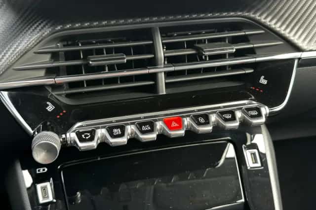 Peugeot 2008 (2022) thumbnail 23