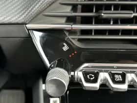 Peugeot 2008 (2022) thumbnail 24