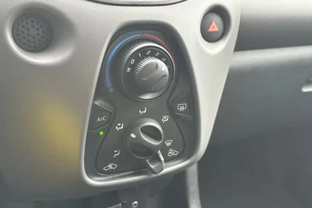 Peugeot 108 (2020) thumbnail 20