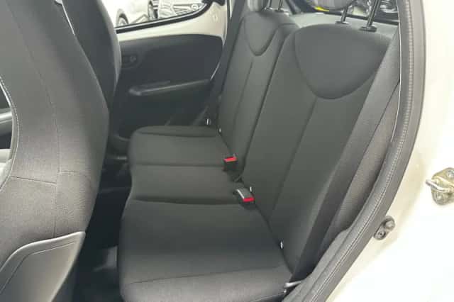 Peugeot 108 (2020) thumbnail 25