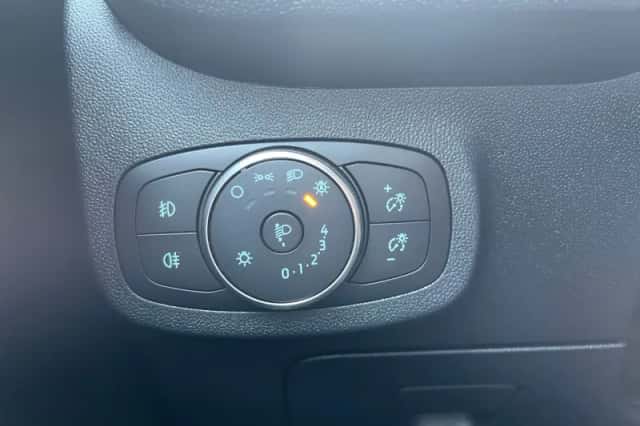 Ford Fiesta (2021) thumbnail 13