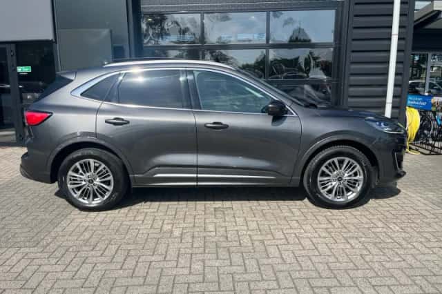 Ford Kuga (2023) thumbnail 2