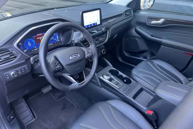 Ford Kuga (2023) thumbnail 11