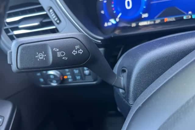 Ford Kuga (2023) thumbnail 14