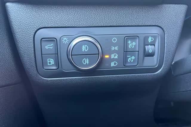 Ford Kuga (2023) thumbnail 15