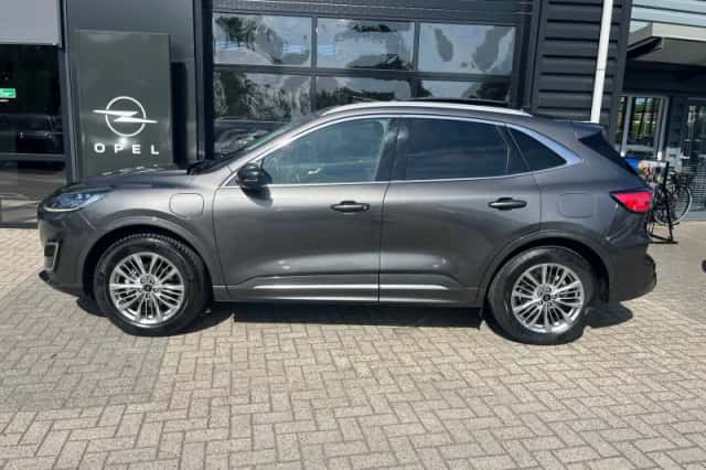 Ford Kuga (2023) thumbnail 3