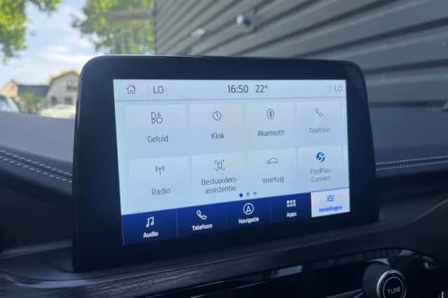 Ford Kuga (2023) thumbnail 25