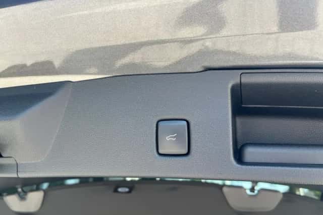 Ford Kuga (2023) thumbnail 33