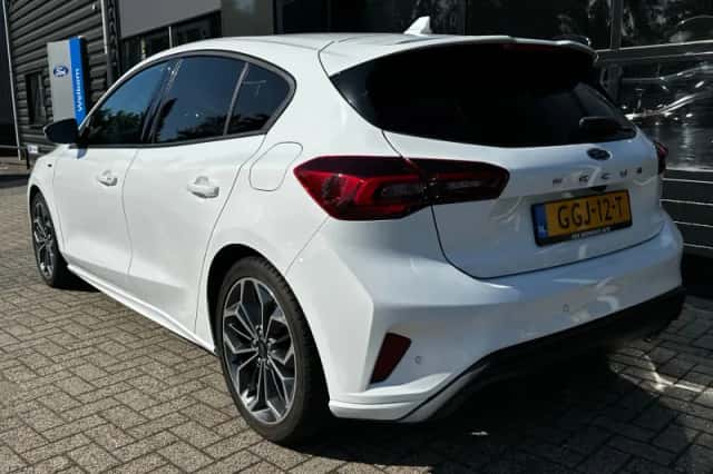 Ford Focus (2024) thumbnail 4