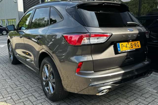 Ford Kuga (2022) thumbnail 4