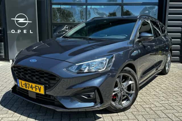 Ford Focus (2021) thumbnail 1