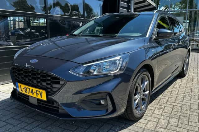 Ford Focus (2021) thumbnail 2