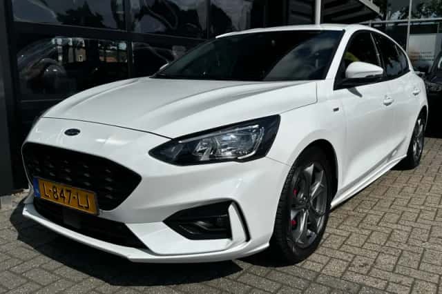 Ford Focus (2021) thumbnail 2