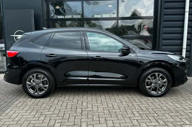 Ford Kuga (2024) thumbnail 2