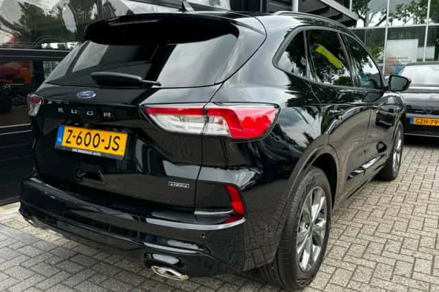 Ford Kuga (2024) thumbnail 4