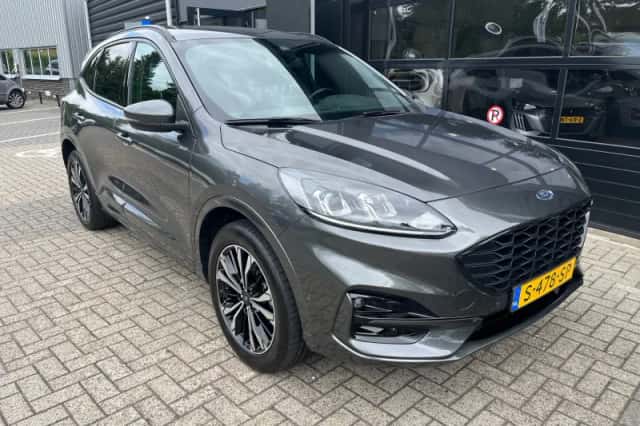 Ford Kuga (2023) thumbnail 4