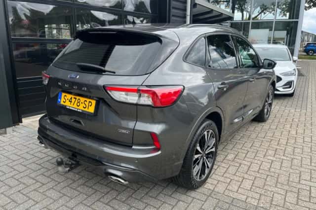 Ford Kuga (2023) thumbnail 5