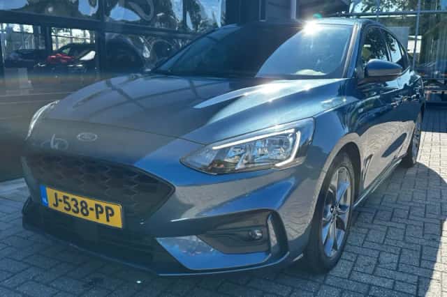 Ford Focus (2020) thumbnail 2