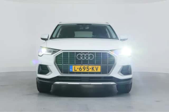 Audi Q3 (2020) thumbnail 4