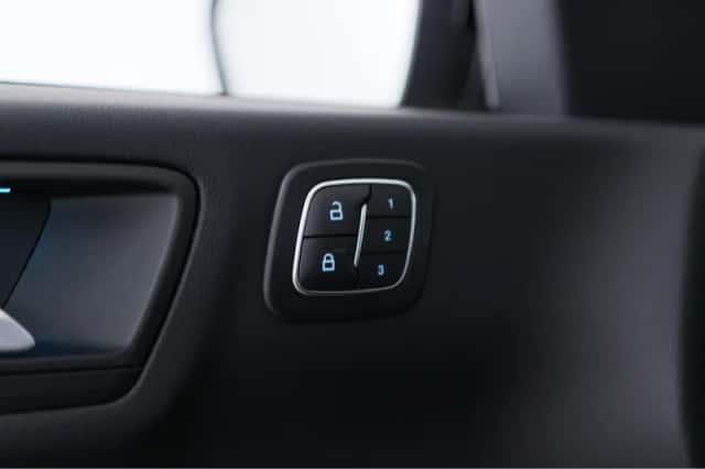 Ford Kuga (2025) thumbnail 39