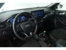 Ford Focus (2024) thumbnail 8