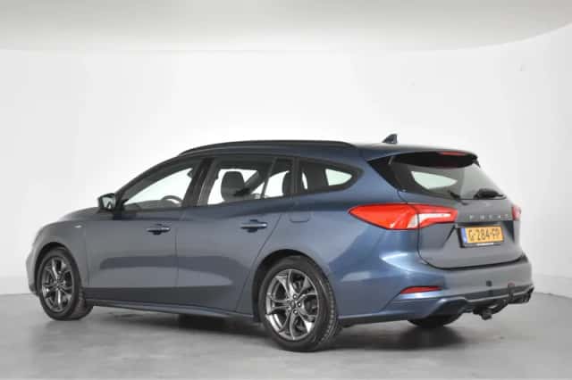 Ford Focus (2019) thumbnail 3